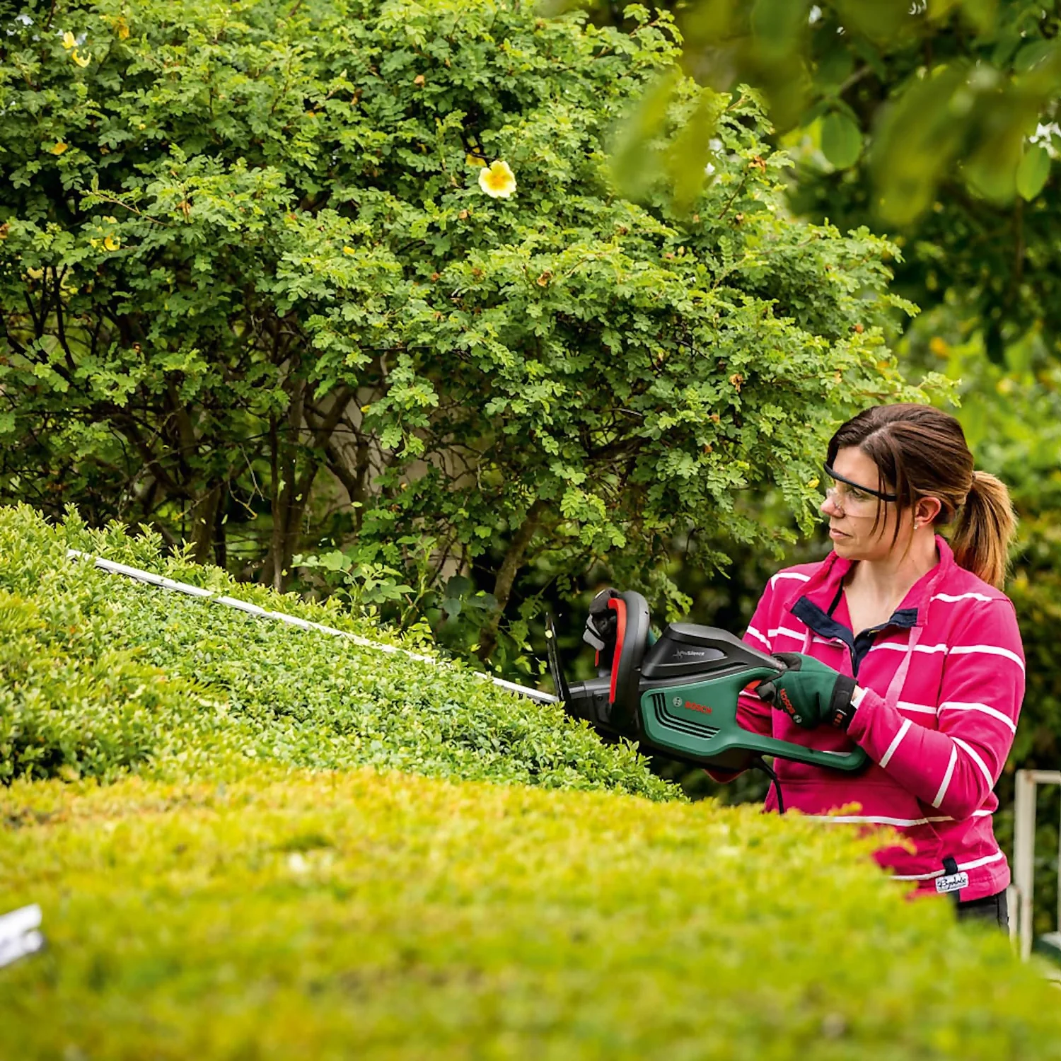 Bosch Advancedhedgecut 70 Hedge Trimmer 8 Bosch Advancedhedgecut 70 Hedge Trimmer - Image 8