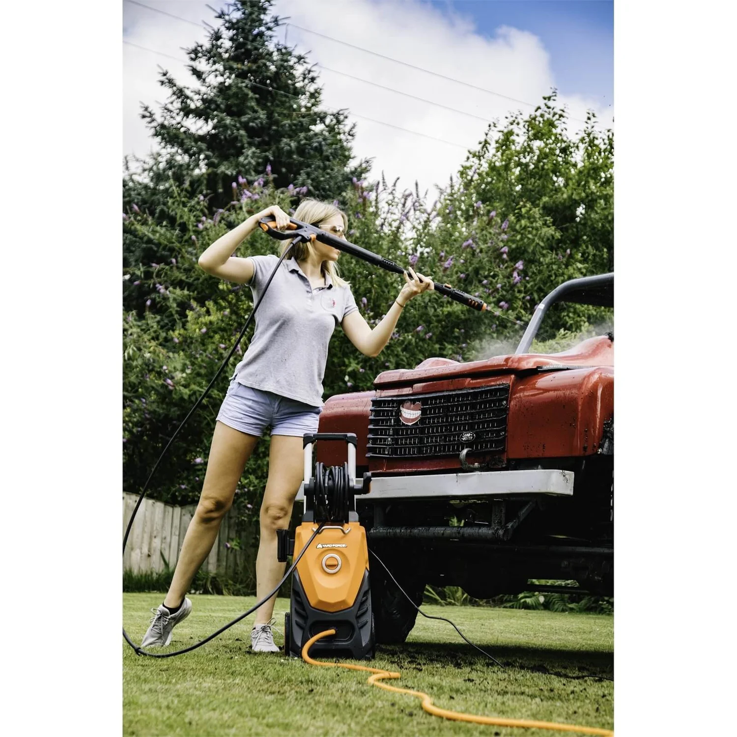 Yard Force 150 Bar 2000W High-Pressure Washer With Accessories 3 Yard Force 150 Bar 2000W High-Pressure Washer With Accessories - Image 3