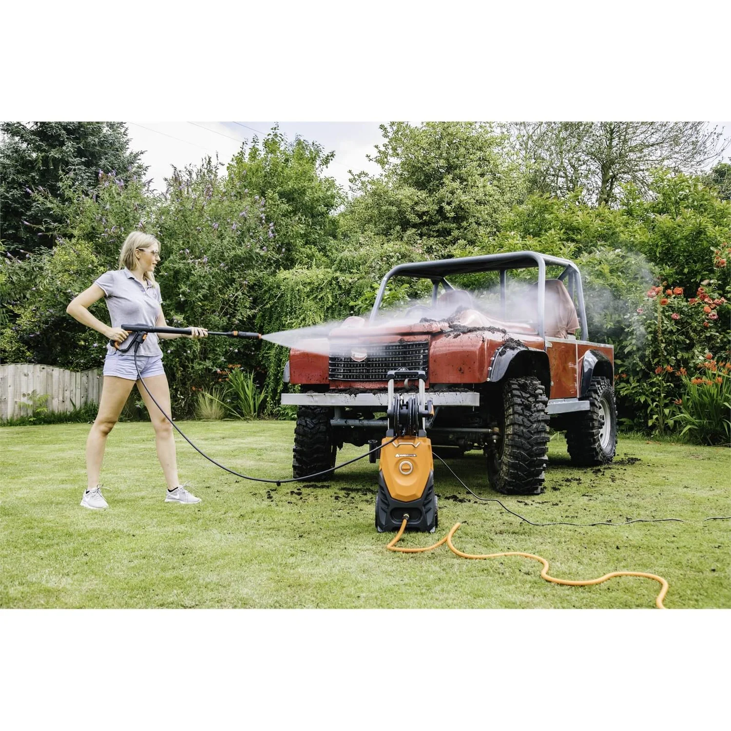 Yard Force 150 Bar 2000W High-Pressure Washer With Accessories 2 Yard Force 150 Bar 2000W High-Pressure Washer With Accessories - Image 2