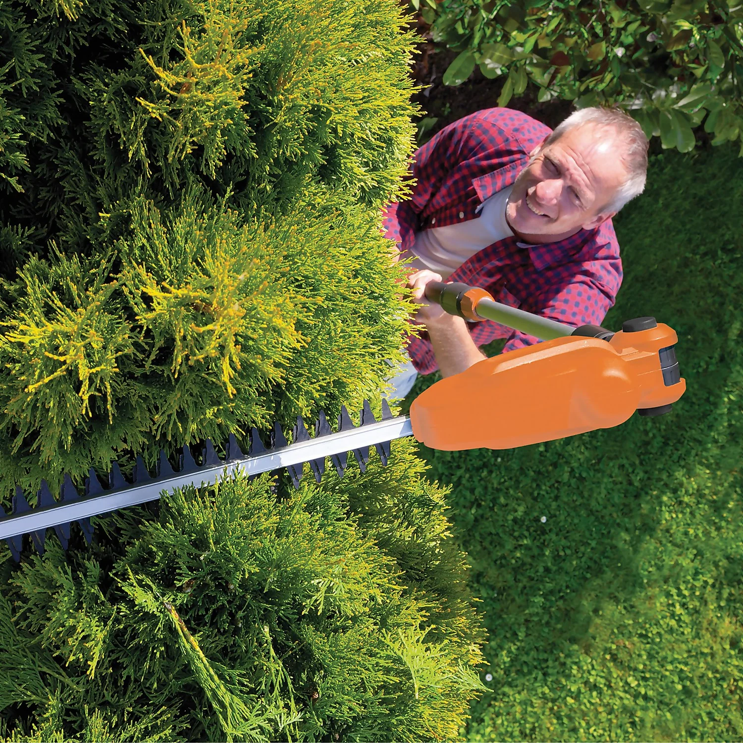 Flymo SabreCut XT TeleHedge Trimmer 4 Flymo SabreCut XT TeleHedge Trimmer - Image 4
