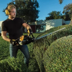 McCulloch HT5622 Petrol Hedge Trimmer -Deals A Sunlit Garden Store 13524822 5684936893639216