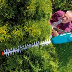GARDENA Telescopic Cordless 18V Hedge Trimmer 12 GARDENA Telescopic Cordless 18V Hedge Trimmer -Deals A Sunlit Garden Store 13524827 2074936344471519