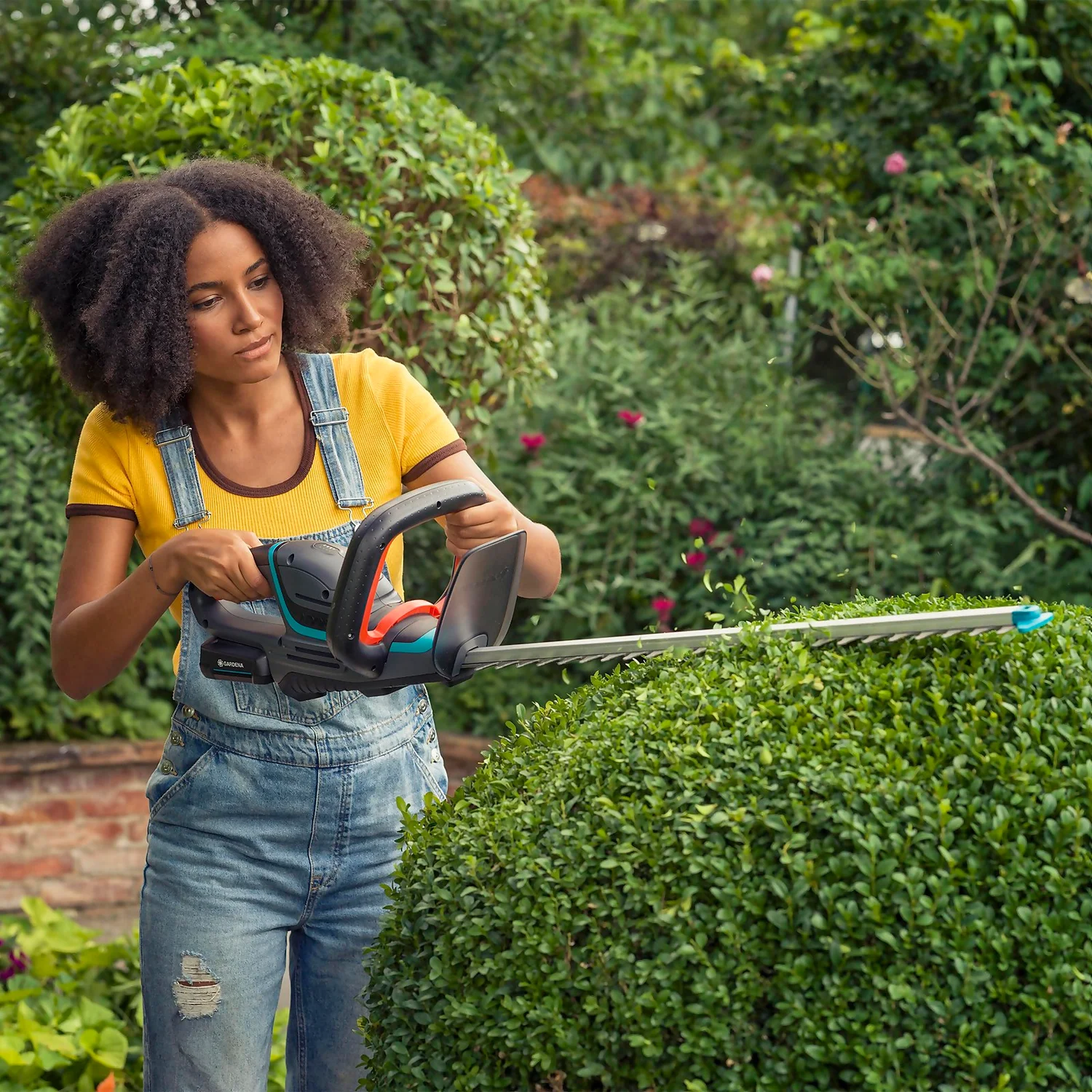 GARDENA ComfortCut Cordless 18V 50 Hedge Trimmer 4 GARDENA ComfortCut Cordless 18V 50 Hedge Trimmer - Image 4